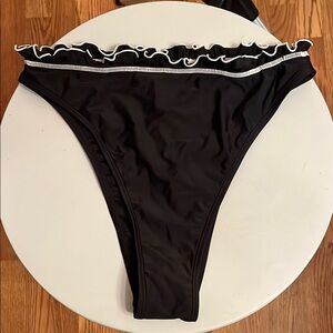 NWT Cupshe Black and White Ruffle Bikini Bottom